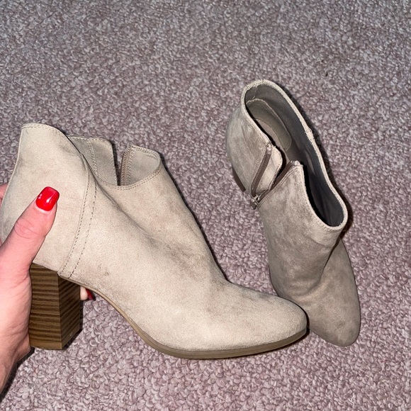 Heeled booties - Picture 4 of 6